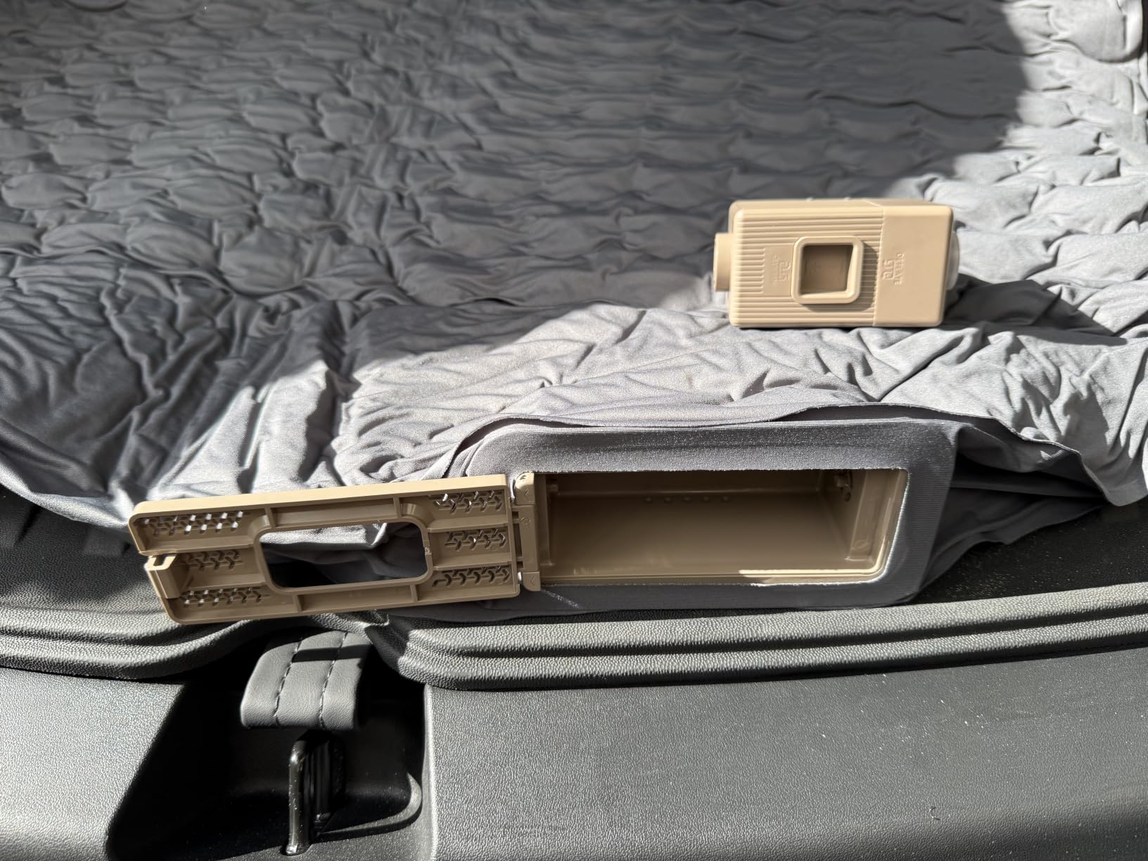Customer-submitted photo of the Hikenture mattress pump and surface
